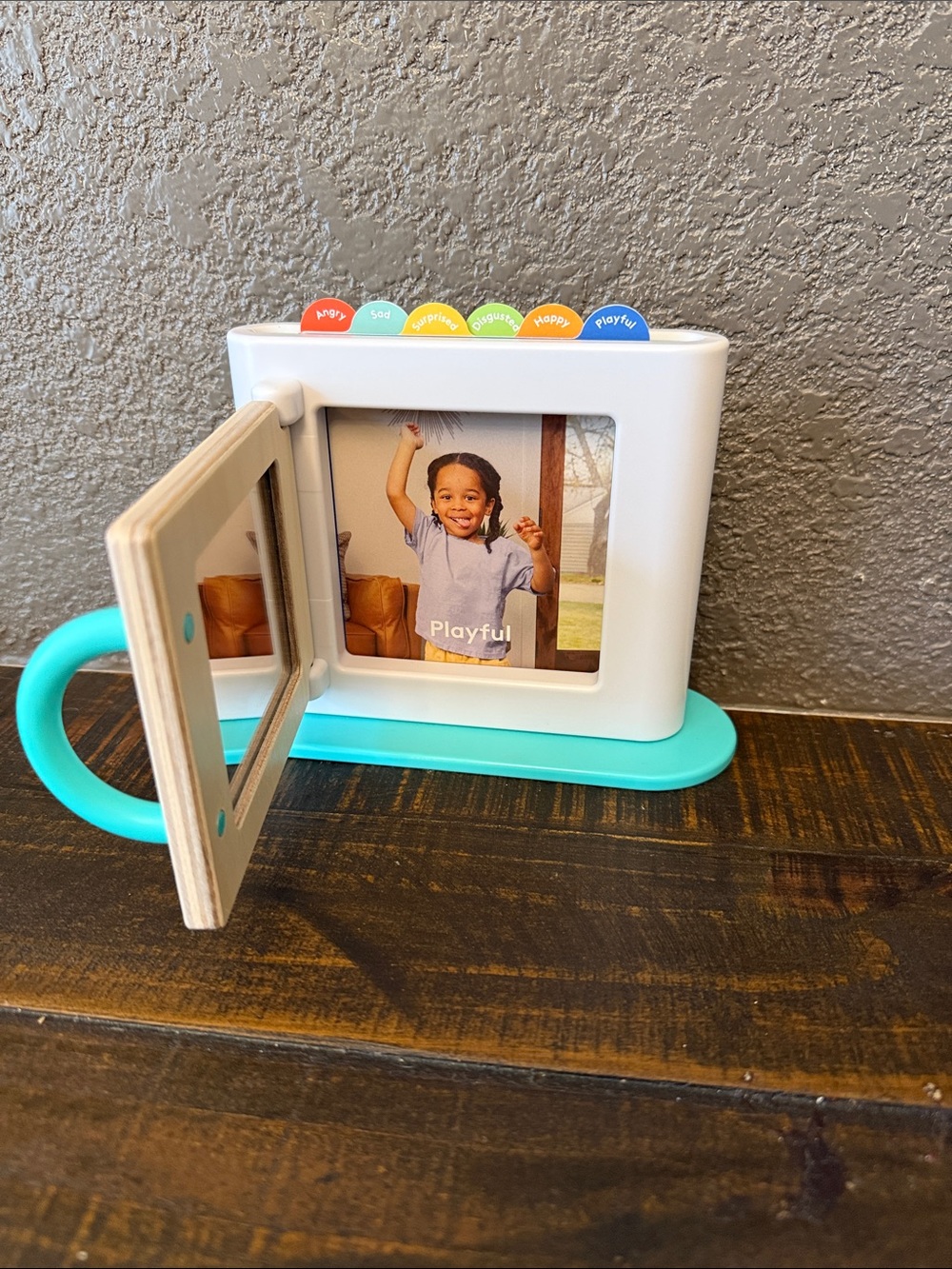Lovevery Emotion Match Mirror